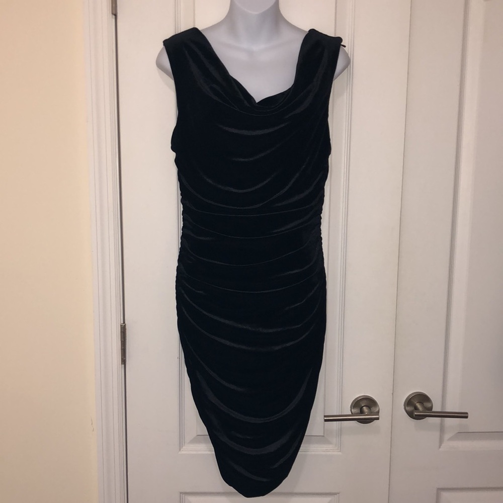 H&M Velvet Dress - Picture 2 of 5